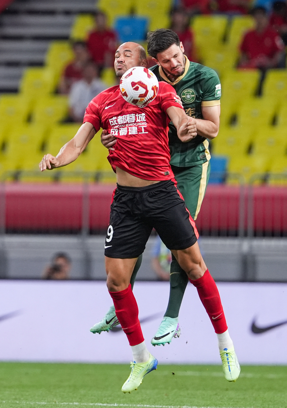 已经吸引了 已经吸引了