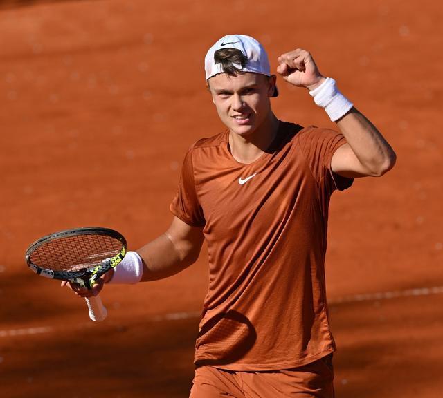 压得很低 压得很低